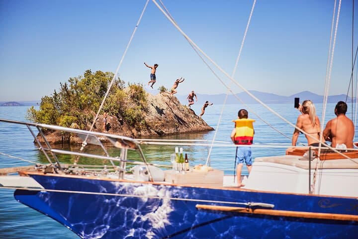 Sail to the Māori Rock Carvings on Lake Taupō — Taupo Sailing Adventures photo 3