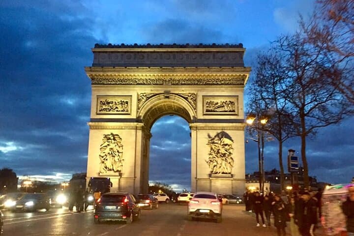 Paris Private Guided Tour: 4-Hour Custom Walking & Driver Experience photo 4