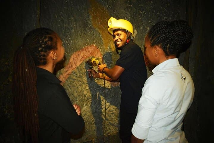 Tanzanite Experience Tour — Arusha Gem Shopping, Shanga Crafts & Cultural Centre photo 4