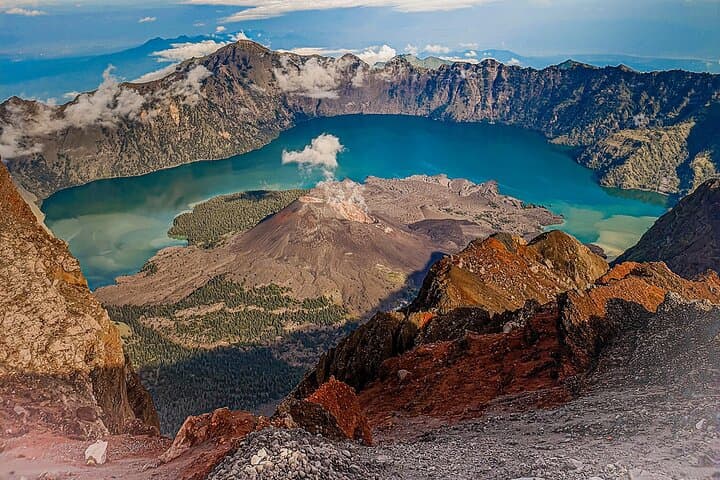 Complete Mt Rinjani 3-Day Summit Trek: Crater Rim, Segara Anak & Hot Springs