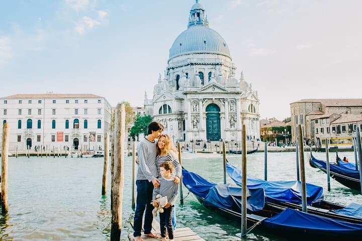 Private Photographer in Venice: Iconic St. Mark's Photo Session photo 2