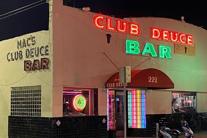 Art Deco & Hidden Gems Walking Tour in Miami Beach: Ocean Drive to Secret Rooftops photo 6