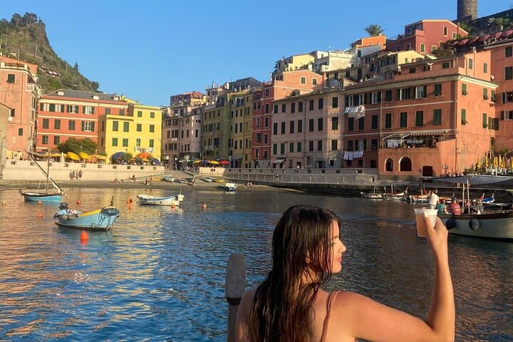 Cinque Terre Boat Tour from Manarola: 3-Hour Relaxing Cruise with Aperitif and Swim photo 3