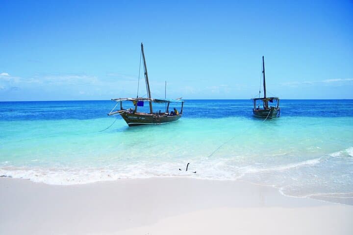 Full-Day Nakupenda Beach & Stone Town Cultural Tour with Emerson Dinner photo 1