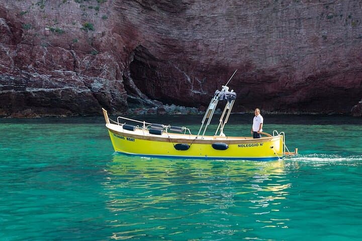 Cinque Terre Boat Tour from Manarola: 3-Hour Relaxing Cruise with Aperitif and Swim photo 6