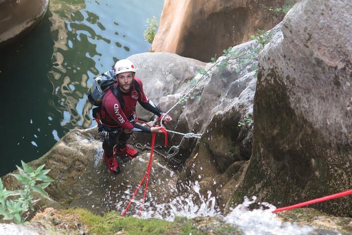 Sveti Stefan Canyoning: Praskvica River Rappels and Monastery Visit