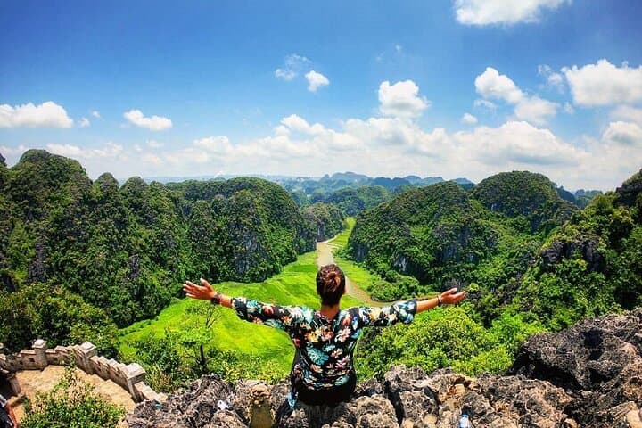 Explore Ninh Binh: 2-Day Tam Coc, Trang An & Mua Cave Adventure photo 4