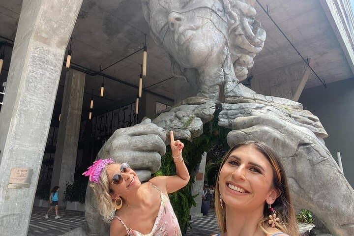 Wacky Williamsburg Scavenger Hunt: Interactive Historic City Challenge photo 4