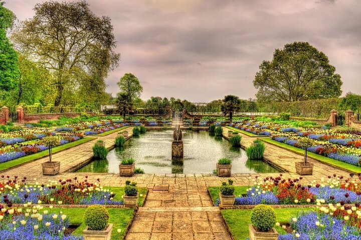 Private Kensington Walking Tour with Kensington Palace Entry photo 6