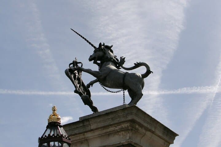 Hampton Court Palace Private Walking Tour — Henry VIII's Royal Residence photo 3