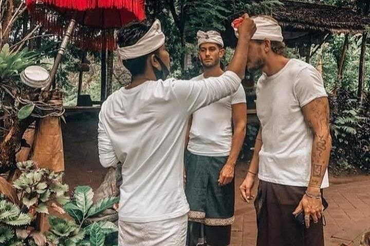 Balinese Melukat: Natural Holy Waterfalls Healing Tour in Tegalalang photo 2