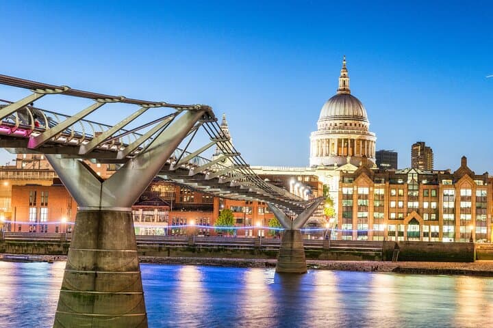 Inside St Paul's Cathedral — Private Walking Tour of London's Dome and Crypt photo 6