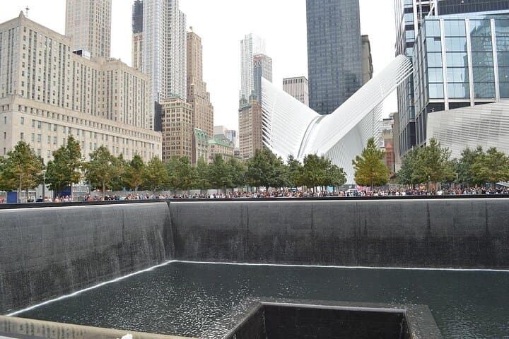 NYC Financial District & 9/11 Memorial Guided Walking Tour photo 2