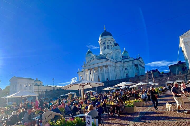 Helsinki Highlights: Half-Day Walking Tour with Suomenlinna Ferry