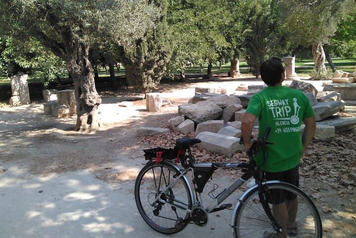 Private 3-Hour Valencia Bike Tour: City Sights, Gardens & Beaches photo 4