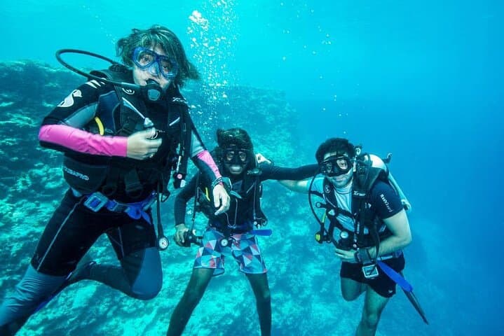 Beginner Scuba in Maafushi: 12m Guided Dives with Photos photo 2
