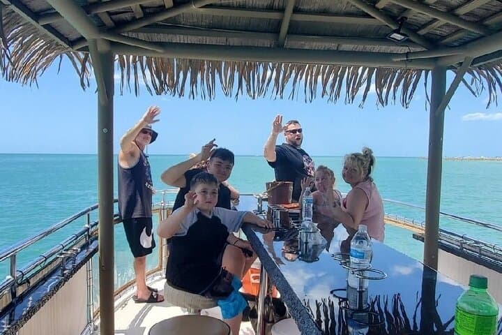 Clearwater Tiki Boat Tour: 1.5-Hour Open-Bar Harbor Cruise