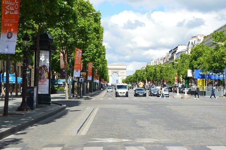 Paris Private Layover Tour: Electric Panoramic Car Highlights in 4–5 Hours photo 3