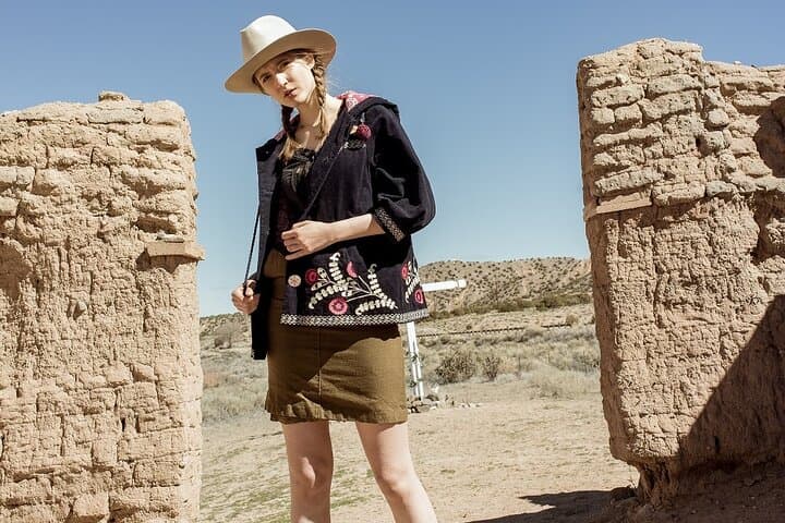 Santa Fe 1-Hour Professional Photo Shoot in Historic Plaza photo 4