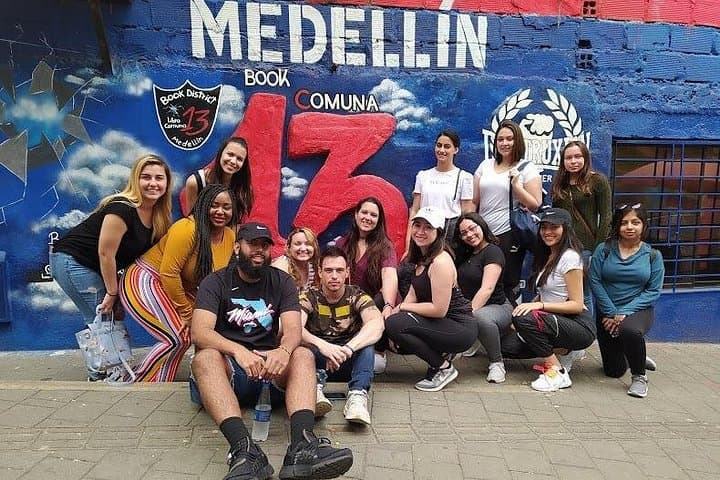 Comuna 13 Graffiti Tour in Medellín: Street Art, Escalators & Local Stories photo 1