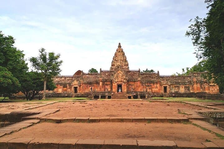 Bangkok to Ubon Ratchathani Private Tour: Khao Yai, Khmer Temples & Mekong Boat