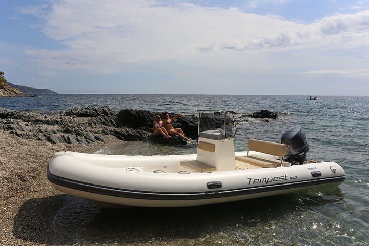 License-Free Capelli Tempest 530 Rental: Explore Baunei’s Coves and Hidden Beaches photo 3