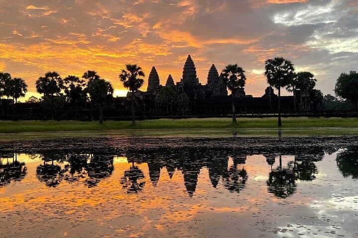 Angkor Wat Sunrise Small-Group Tour with Breakfast — Siem Reap Temple Circuit