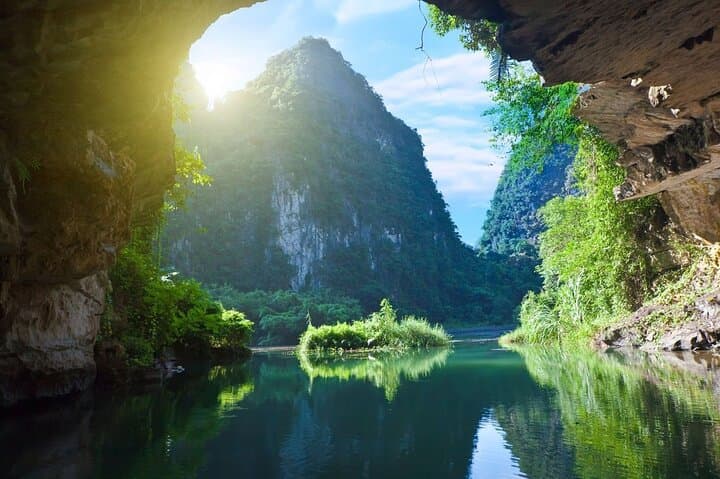 5-Day Highlight Vietnam: Hanoi, Tam Coc & Halong Bay Cruise photo 4