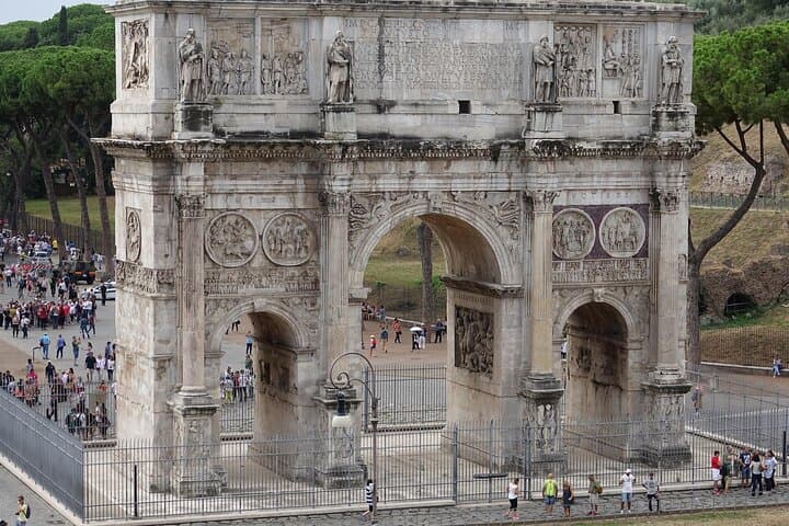 Rome Golf Cart Highlights Tour — Colosseum to Vatican Eco-Friendly Sightseeing photo 3