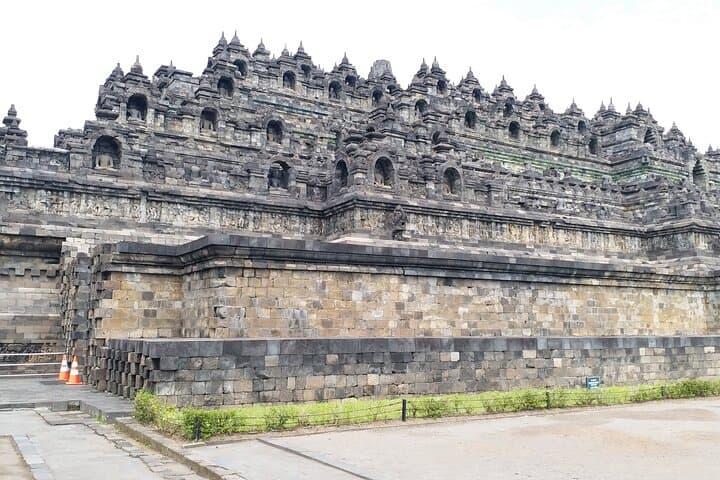 One-Day Borobudur and Prambanan Tour from Yogyakarta: Temples, History & Practical Tips photo 3