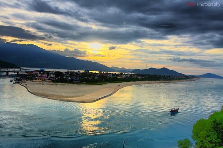 Hoi An to Hue Easy Rider: Hai Van Pass Coastal Motorbike Day Trip photo 2