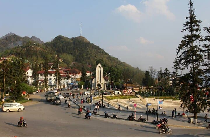 Sapa 3-Day Cat Cat, Fansipan & Moana View: From Hanoi to the Roof of Indochina photo 2