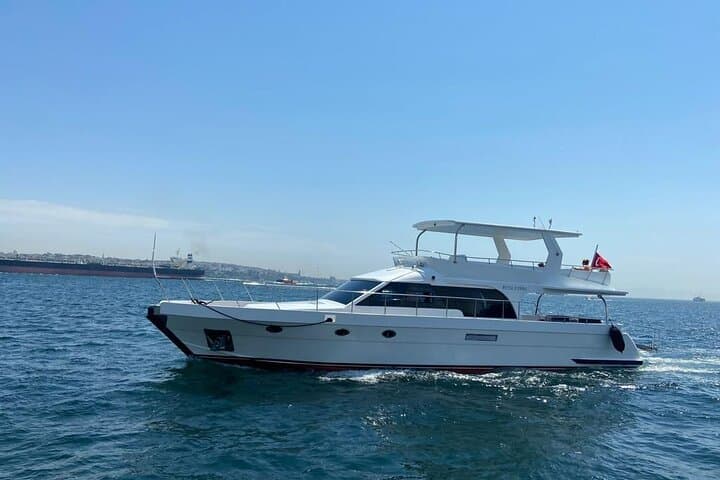 Private 2-Hour Bosphorus Yacht Cruise Between Europe and Asia photo 2