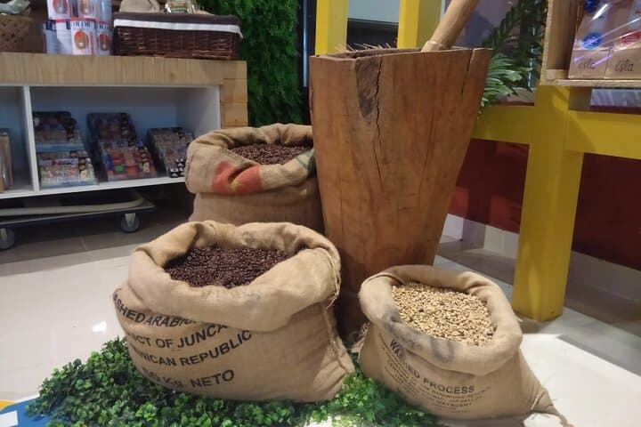 Punta Cana Guided Shopping & Tasting Tour: Rum, Chocolate, Cigars, and Local Crafts photo 6