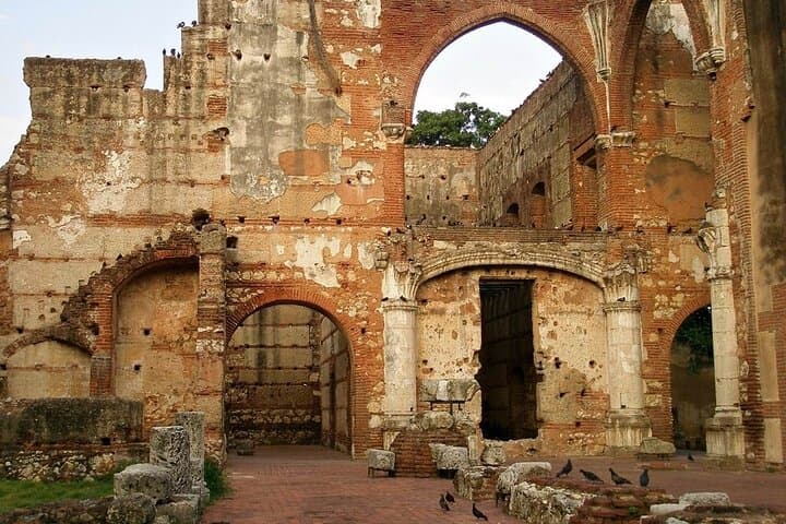 Santo Domingo Full-Day Colonial, Three Eyes Caves & Faro a Colón Tour photo 3