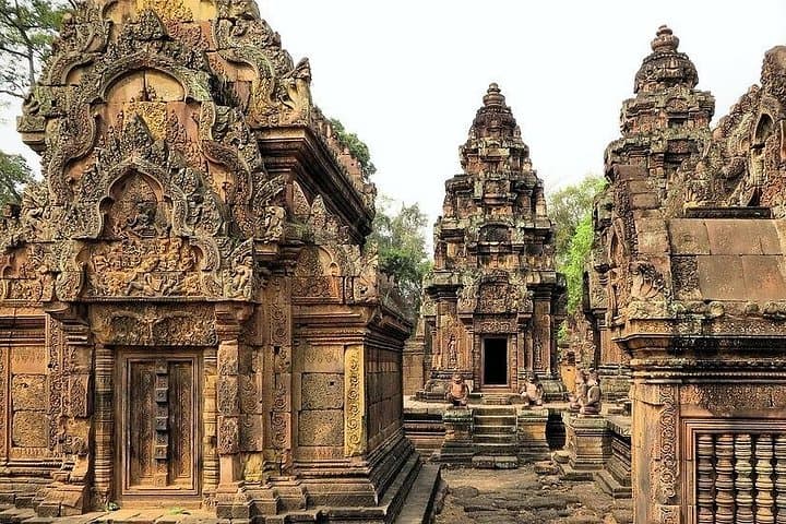 Banteay Srei & 4-Temple Full-Day Small-Group Tour from Siem Reap photo 4