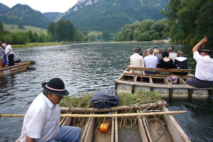 Classic Dunajec River Rafting from Krakow: 15km Scenic Raft Trip in Pieniny photo 4