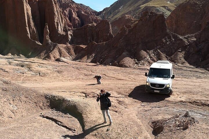 Rainbow Valley & Yerbas Buenas Petroglyphs: High-Altitude Geology and Rock Art Near San Pedro de Atacama photo 4