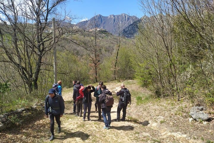Hike The Rock: Ancient Refuge & Grotte Reali in Alto Volturno photo 6
