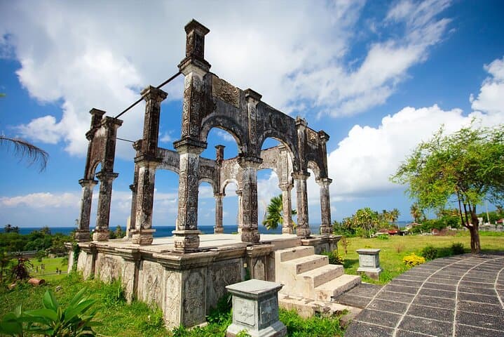 East Bali Day Tour: Lempuyang Gate of Heaven, Tirta Gangga, Taman Ujung & Virgin Beach photo 5