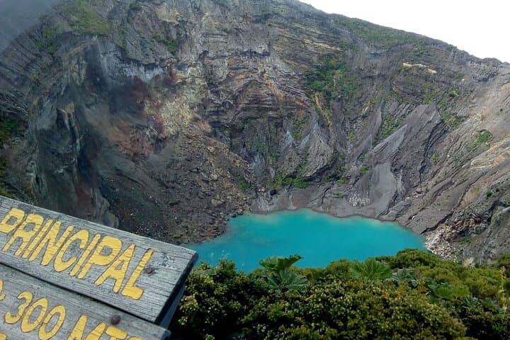 Hike Irazú Volcano and Explore Cartago: Full-Day Guided Tour from San José