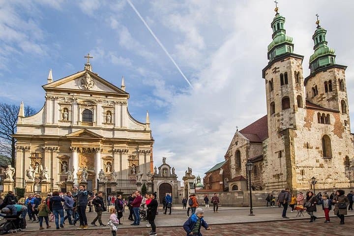 Krakow Wawel Castle and Wieliczka Salt Mine Day Tour with Lunch photo 1