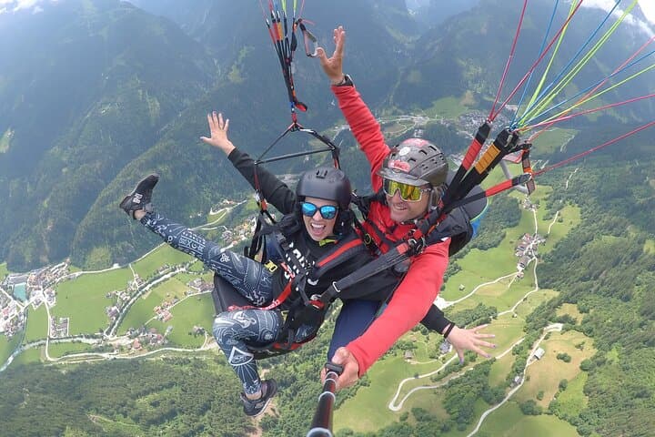 Tandem Paragliding Over the Austrian Alps: 1-Hour High-Altitude Flight