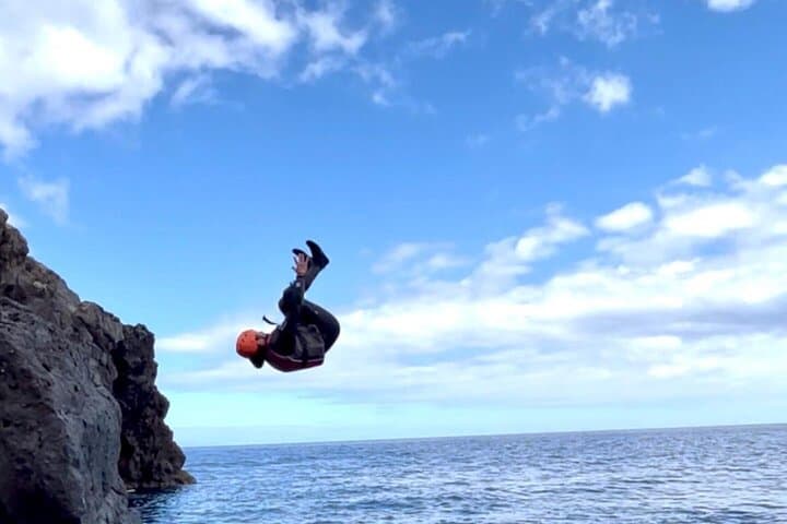Garajau Coastal Hike and Cliff Jumping: Madeira Cliffside Swim & Jump photo 2