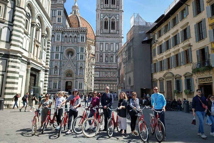 Florence Bike Tour Highlights: Ponte Vecchio, Duomo & Arno River in 3 Hours photo 6