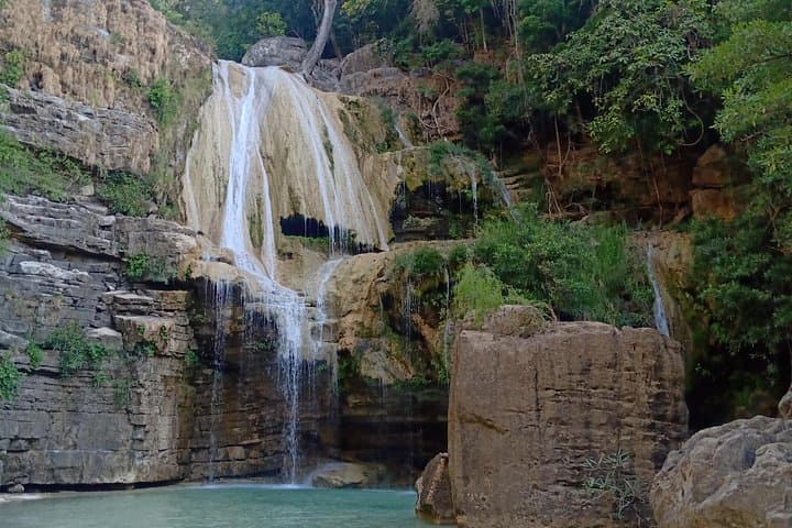 10-Day Tsiribihina River Trip — Tsingy de Bemaraha & Baobab Avenue Adventure photo 1