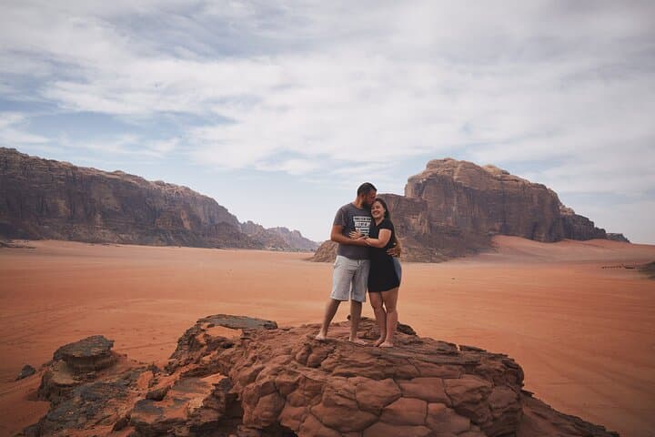 Two-Hour Jeep Safari in Wadi Rum: Fast-Paced Desert Highlights with a Bedouin Guide photo 4