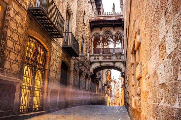 Self-Guided Gothic Quarter Scavenger Hunt — Barcelona Highlights on Foot photo 5