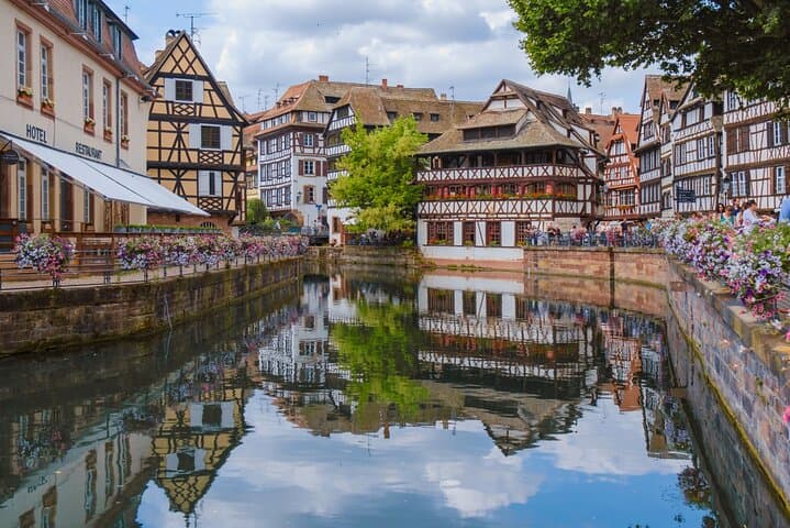 Strasbourg Scavenger Hunt: Interactive City Highlights Walking Tour photo 6