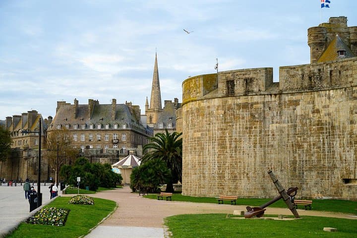 3-Day Normandy & Brittany Tour from Paris: Mont-Saint-Michel, Saint-Malo & Cancale photo 3
